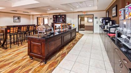 Best Western Riverview Inn & Suites - image 6