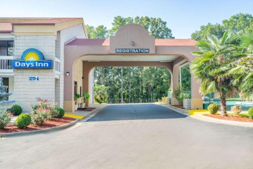 Days Inn by Wyndham Raleigh Midtown - main image