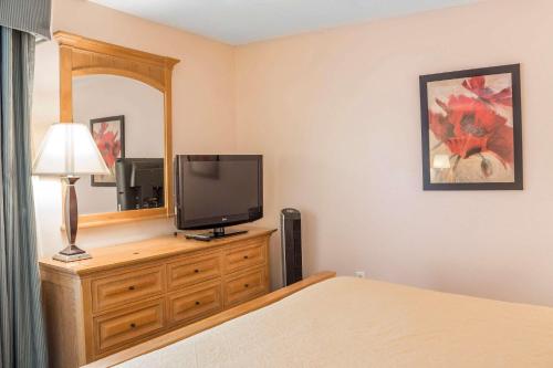 Quality Inn Raleigh near Walnut Creek Amphitheatre - image 4