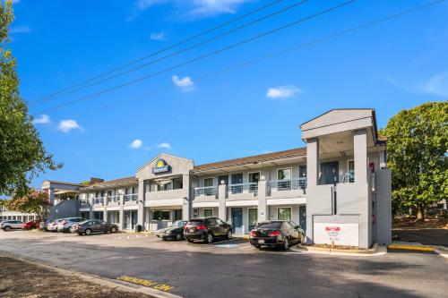 Days Inn by Wyndham Raleigh Glenwood-Crabtree - image 3