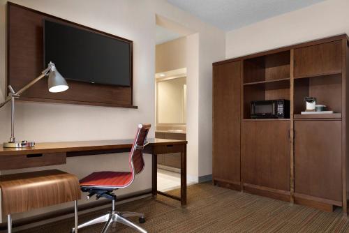 Four Points by Sheraton Raleigh North - image 4