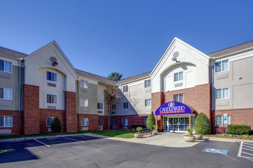 Candlewood Suites Raleigh Crabtree an IHG Hotel - main image