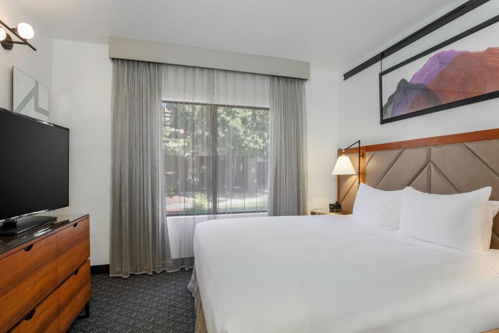 DoubleTree Suites by Hilton Hotel Sacramento – Rancho Cordova - image 7