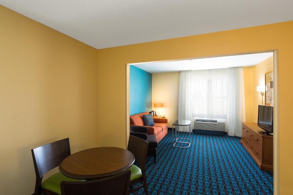 Fairfield Inn & Suites Rancho Cordova - image 6