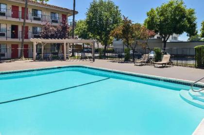 Comfort Inn & Suites Rancho Cordova-Sacramento - image 4