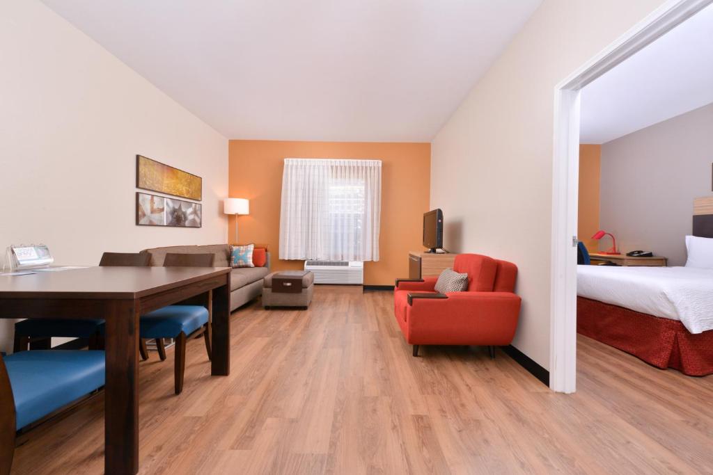 TownePlace Suites by Marriott Ontario Airport - image 4