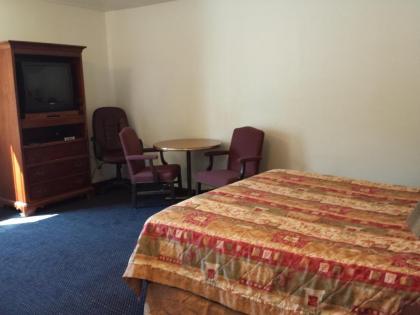 New Kansan Motel - image 12