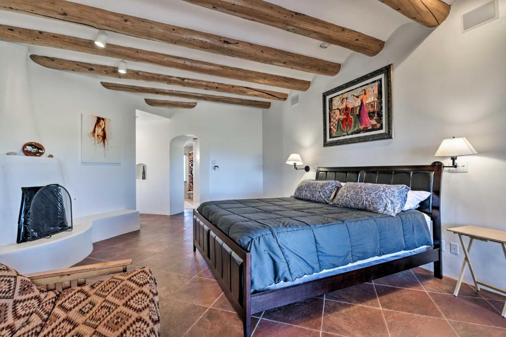 Rancho de Taos House with Balcony and Panoramic Views! - image 6