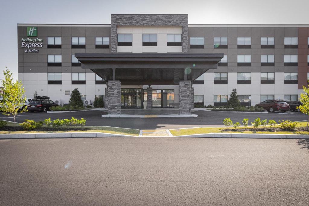 Holiday Inn Express & Suites - Boston South - Randolph an IHG Hotel - main image