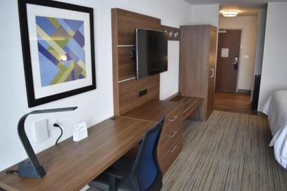 Holiday Inn Express & Suites - Boston South - Randolph an IHG Hotel - image 2