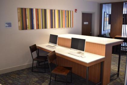 Holiday Inn Express & Suites - Boston South - Randolph an IHG Hotel - image 7