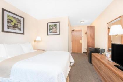 Days Inn by Wyndham West Rapid City - image 2