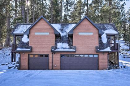 Cabin in the Black Hills Near Mt Rushmore - image 16