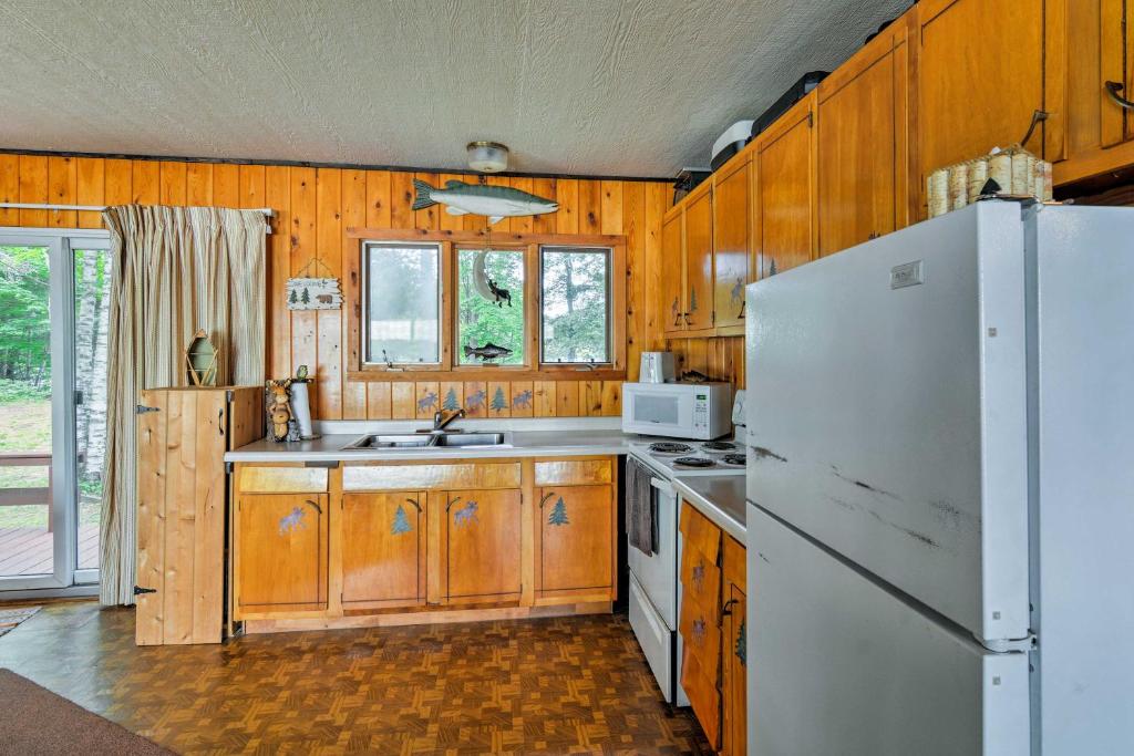 Lakefront Manistique Cabin with Private Dock and Fire Pit - image 3