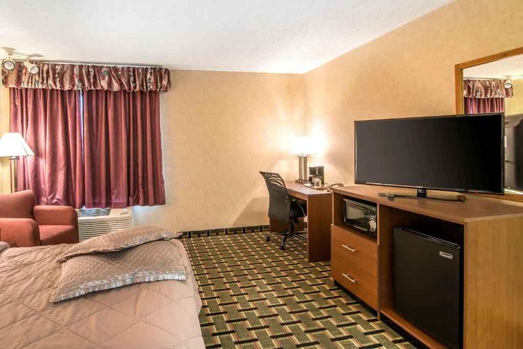 Quality Inn Raton - image 3