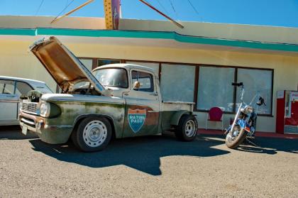 Raton Pass Motor Inn - image 14