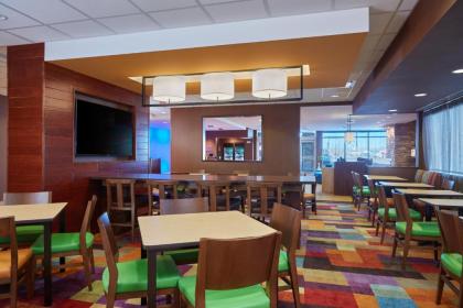 Fairfield Inn & Suites by Marriott Rawlins - image 4