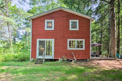 Quiet and Remote Waterfront Cottage on Panther Pond! - image 15