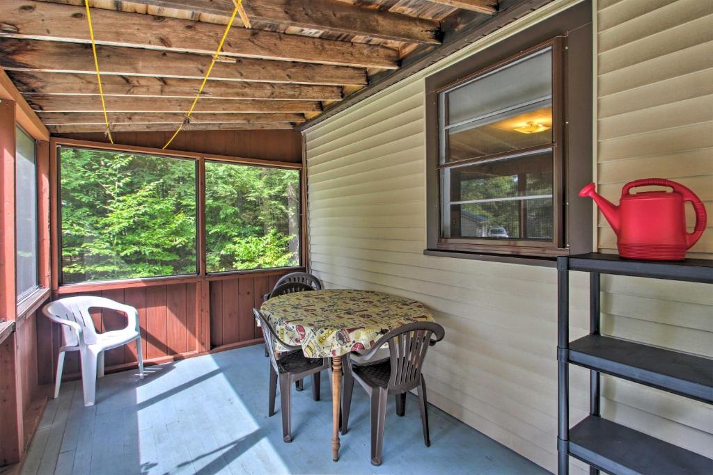 Panther Pond Cabin with 200 Ft Sand Beach and Dock - image 6