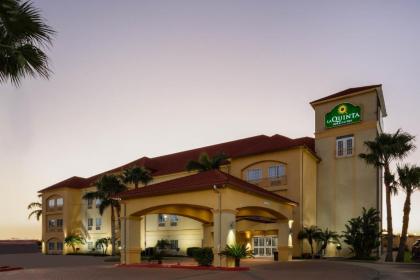 La Quinta Inn Suites by Wyndham Raymondville Harlingen - image 12