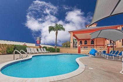 Texas Inn and Suites Raymondville - image 8