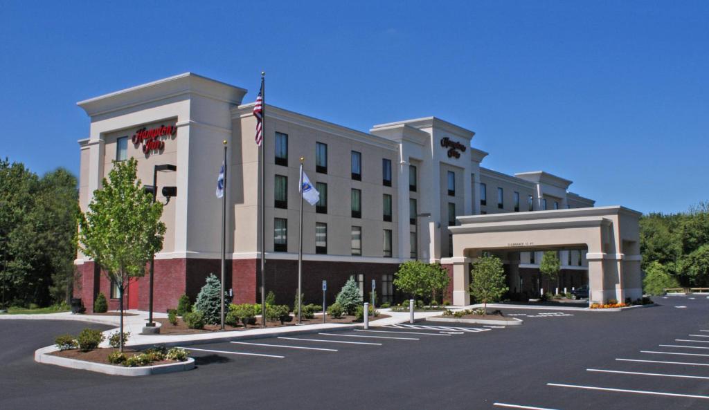 Hampton Inn Raynham-Taunton - image 7