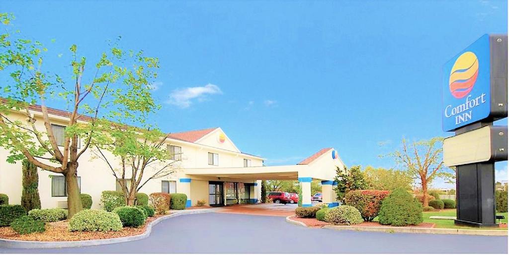 Comfort Inn Reading - main image