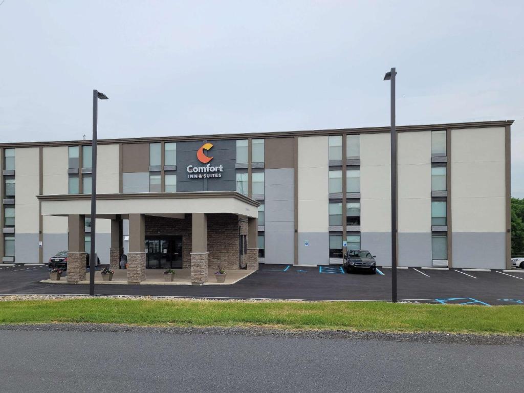 Comfort Inn & Suites Wyomissing - Reading - main image