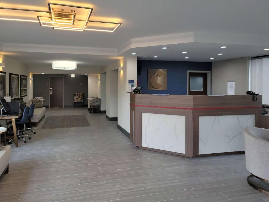 Comfort Inn & Suites Wyomissing - Reading - image 7