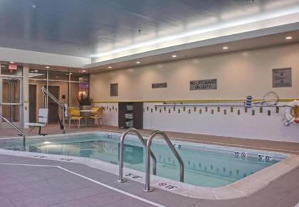 Fairfield Inn & Suites by Marriott Reading Wyomissing - image 9