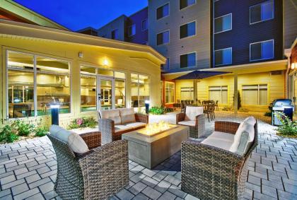 Residence Inn by Marriott Reading - image 9