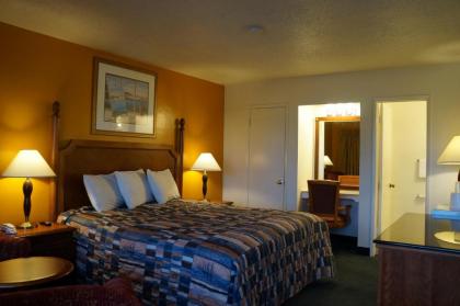 Classic Inn - image 11