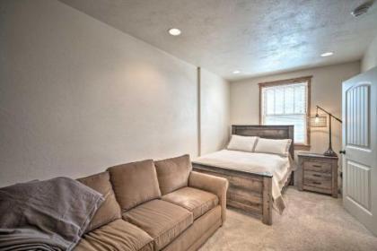 Updated Townhome with Hot Tub - Walk to Downtown! - image 2