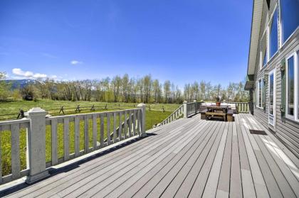 The Front Porch 20-Acre Country Home with Mtn View - image 3