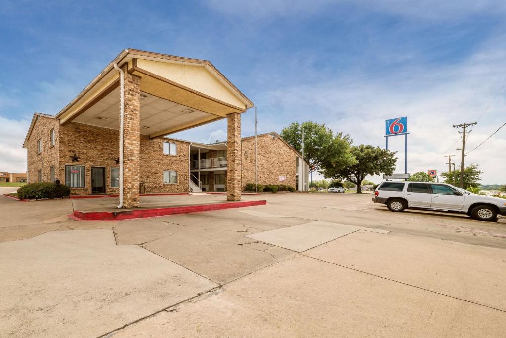 Motel 6-Red Oak TX - Dallas - main image