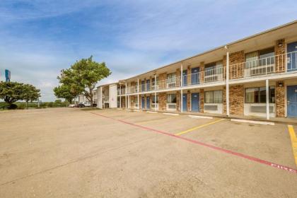 Motel 6-Red Oak TX - Dallas - image 5