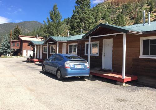 Deer Lodge - main image