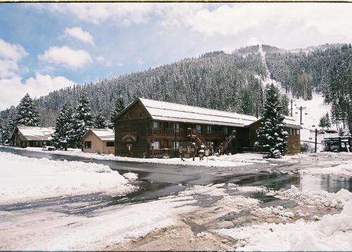 Copper King Lodge - image 5