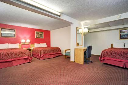 Days Inn by Wyndham Red Wing - image 7