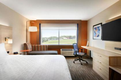 Holiday Inn Express And Suites Red Wing - image 15