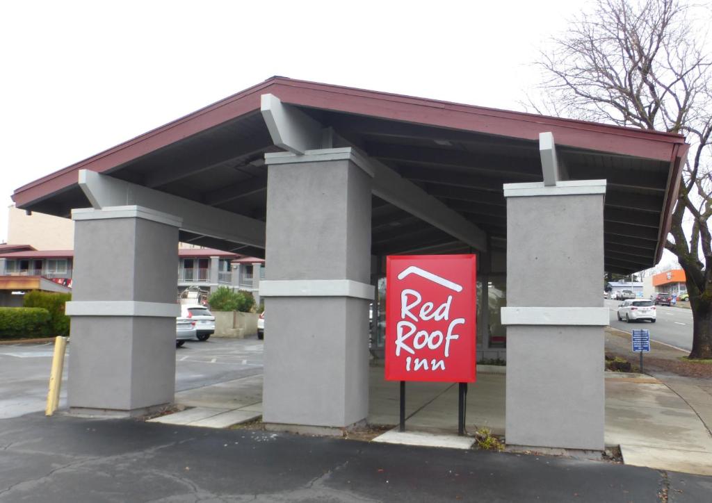 Red Roof Inn Redding - main image