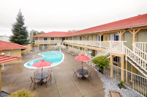 Red Lion Inn & Suites Redding - main image