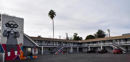 Travel Inn Redding - image 4