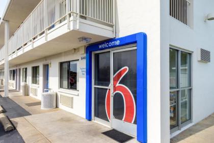 Motel 6-Redding CA - Central - image 10