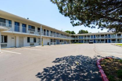 Motel 6-Redding CA - Central - image 12