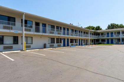 Motel 6-Redding CA - Central - image 15