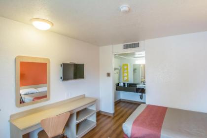 Motel 6-Redding CA - North - image 2