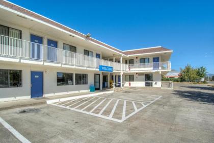 Motel 6-Redding CA - North - image 9