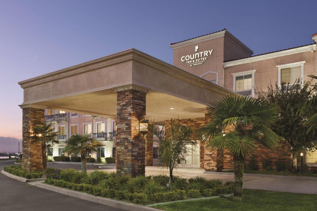 Country Inn & Suites by Radisson San Bernardino (Redlands) CA - main image