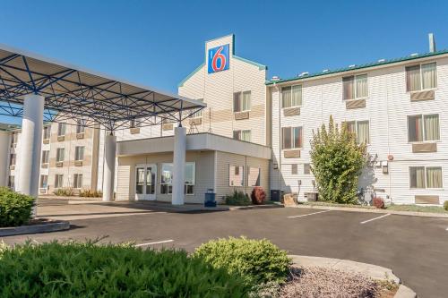 Motel 6-Redmond OR - main image